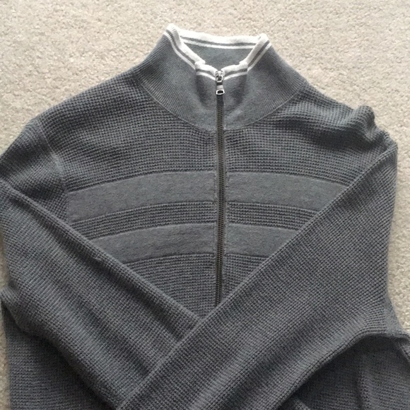 Banana Republic Men’s Sweater - Picture 3 of 4